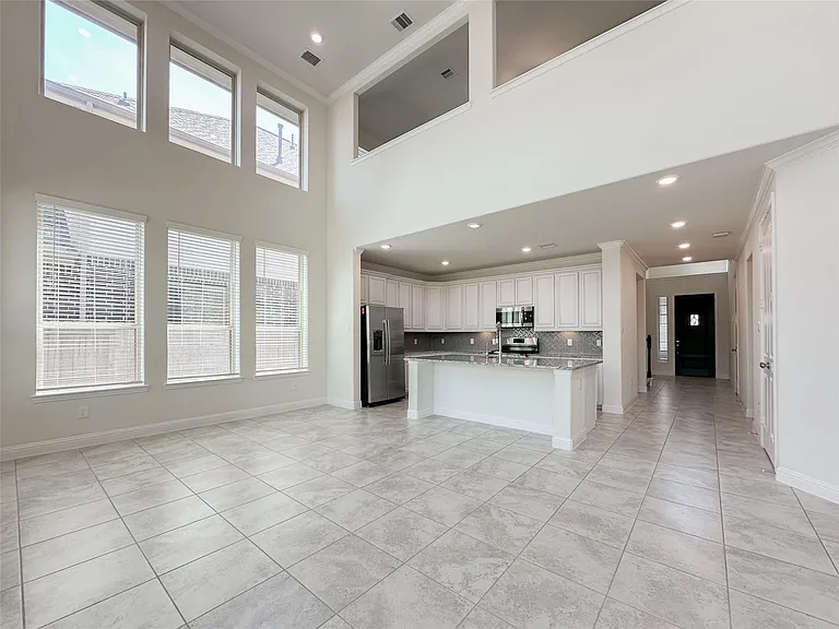 6710 Gallinas Way — Photo 4