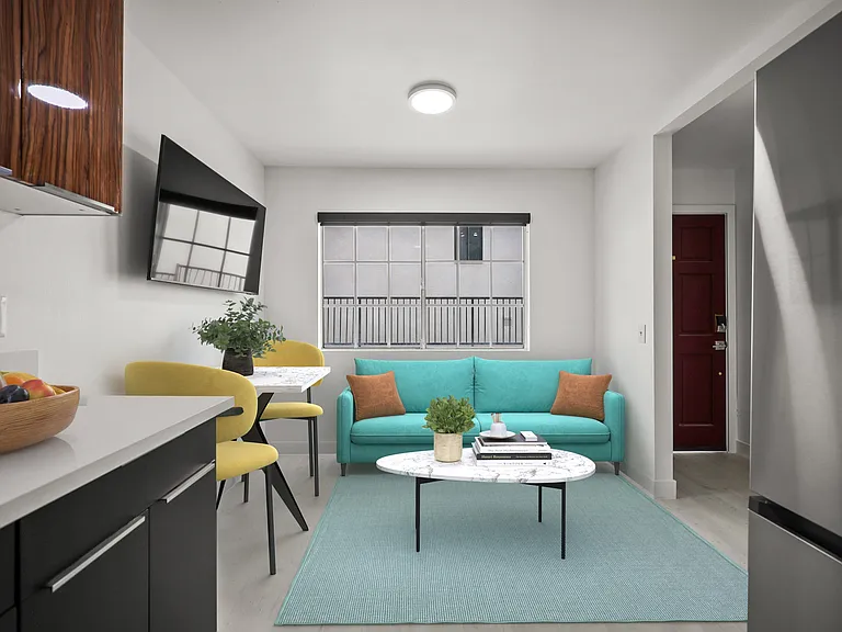 920 Everett St #8 — Photo 9