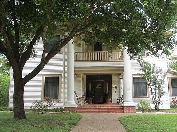 2nd image of 317 Corsicana St