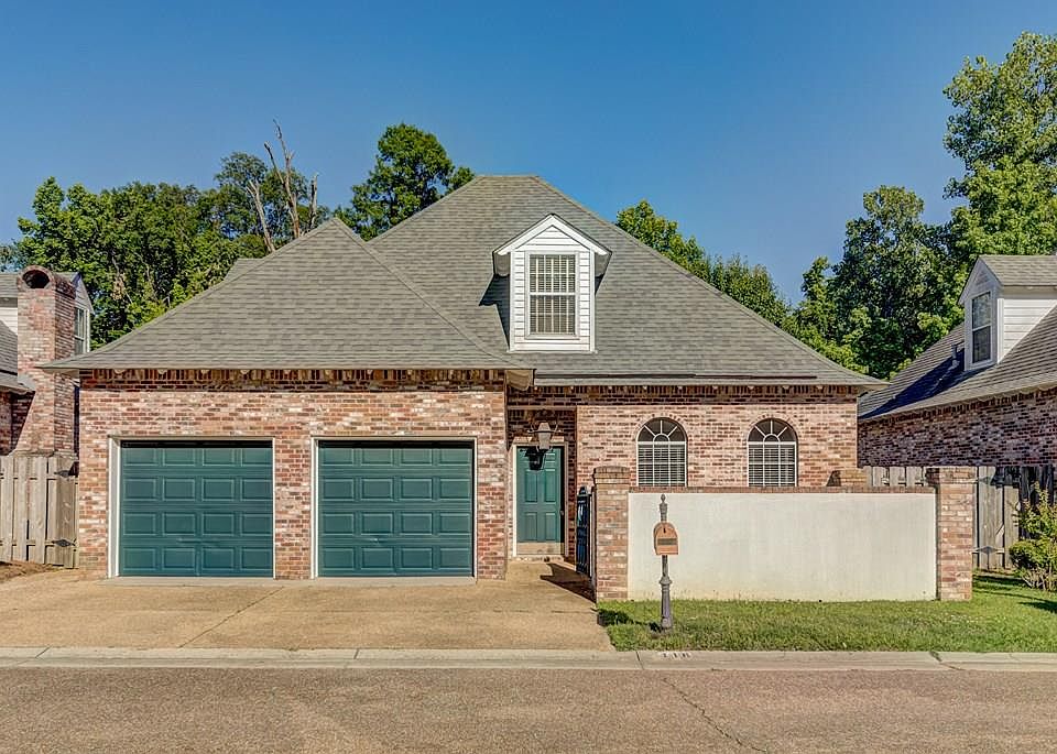 1st image of 116 Fleur De Lis Dr