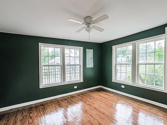 5th image of 3347 Anita St