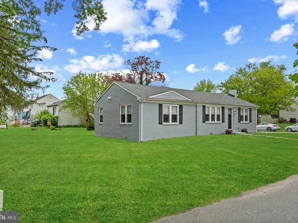 14 Montrose Rd, Pasadena, MD 21122