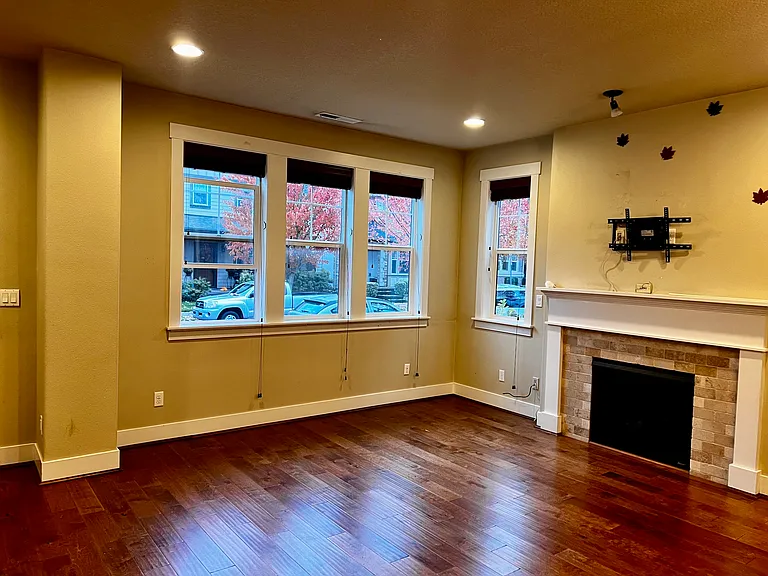 429 SW 202nd Ter — Photo 28