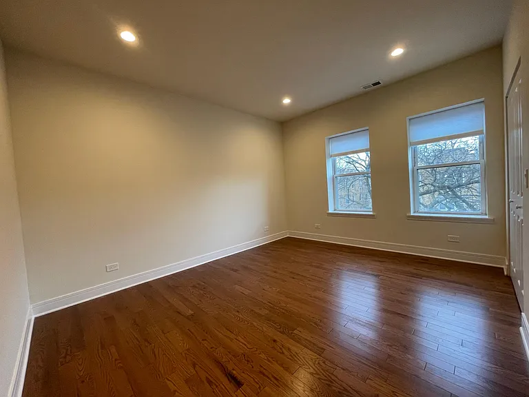 1145 W Lunt Ave — Photo 22