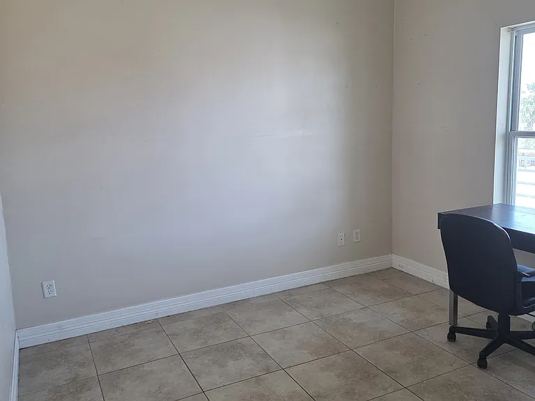 5600 Padre Blvd — Photo 10