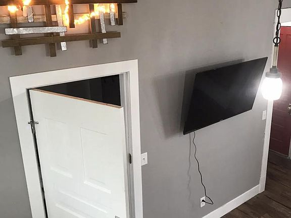4th image of 456 Leonard St NW Unit 1