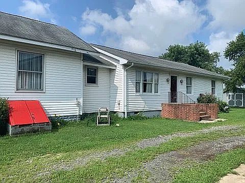 4th image of 16920 N Main St