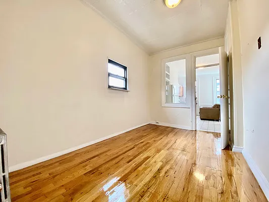 Rented by Capri Jet Realty Corp | media 2