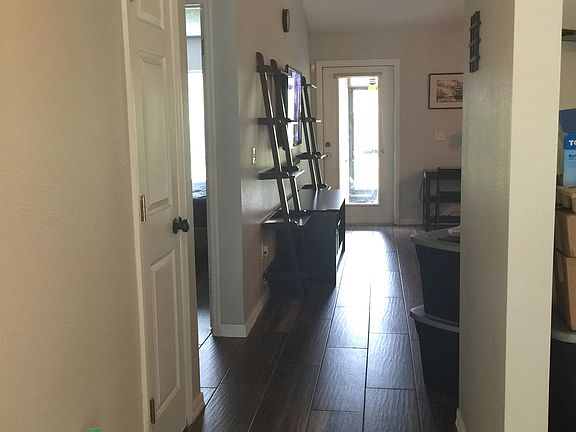 5th image of 414 Alvarado Ave SE