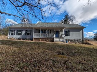 224 Appaloosa Dr, Mills River, NC 28759