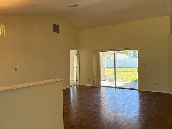 3rd image of 2149 SW Salvatierra Blvd