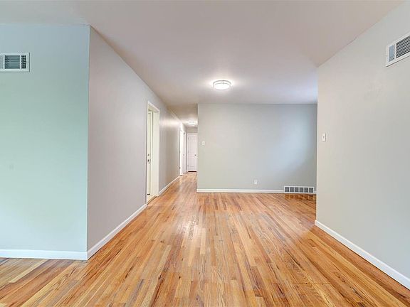 2nd image of 7265 Delmar Blvd