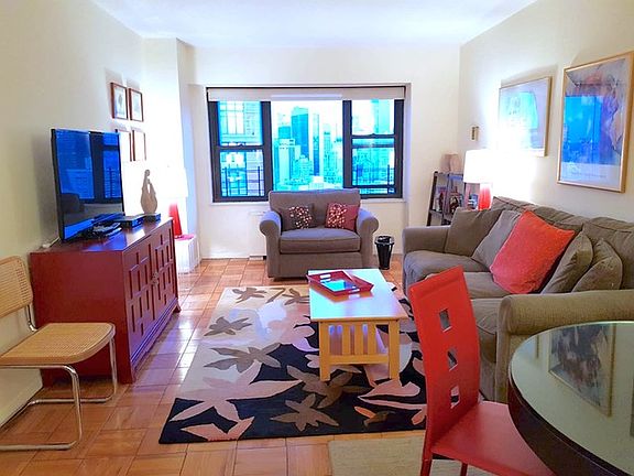 3rd image of 20 W 64th St APT 39A