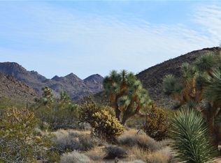 11869 S Central Rd, Yucca, AZ 86438