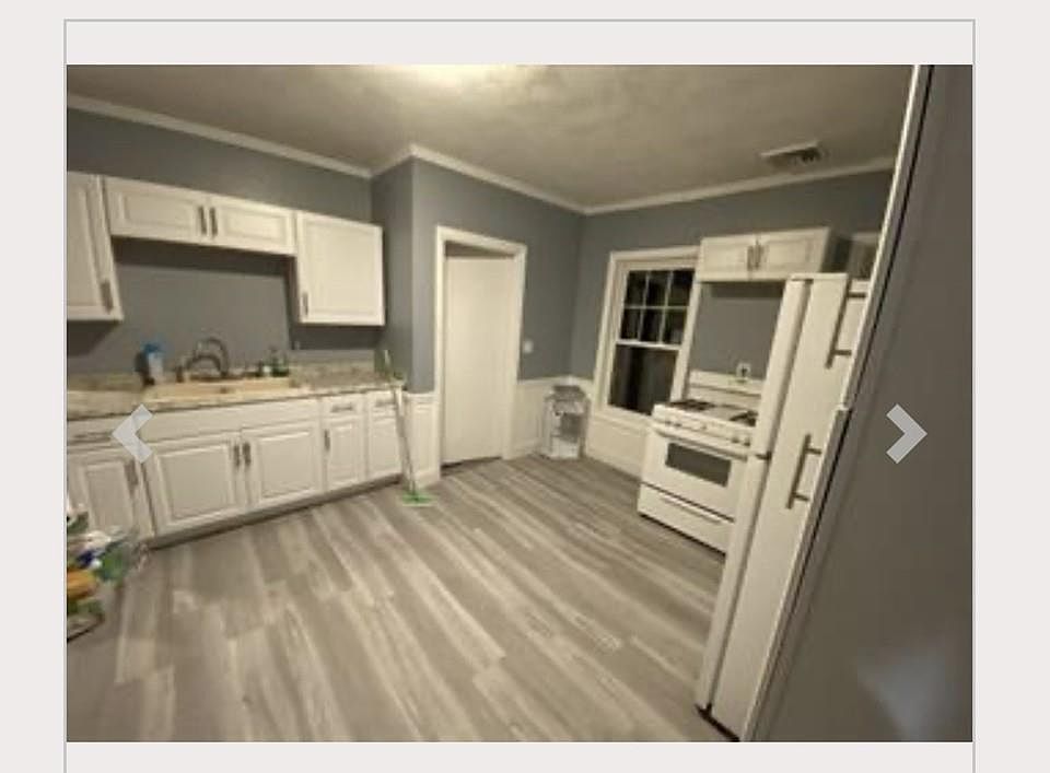 2nd image of 41 Clinton St #2