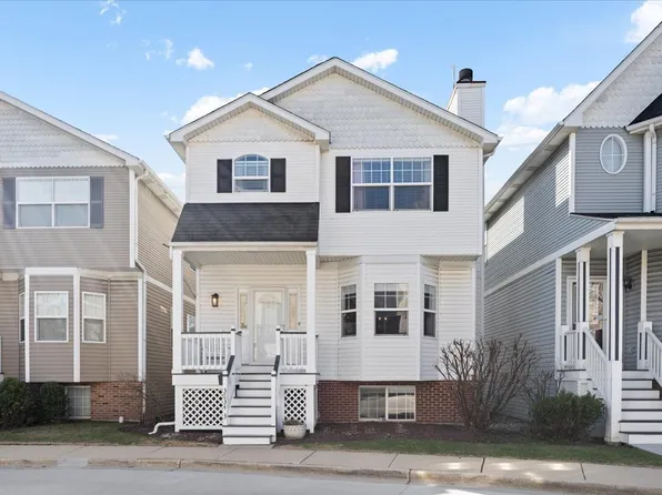 3834 N Milwaukee Ct, Chicago, IL 60641