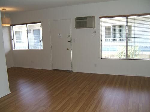 4th image of 1850 Greenfield Ave APT 14
