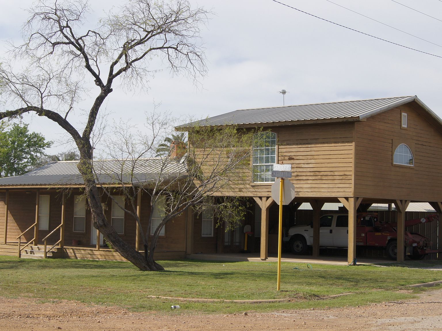 502 Center St, Cotulla, TX 78014 Zillow