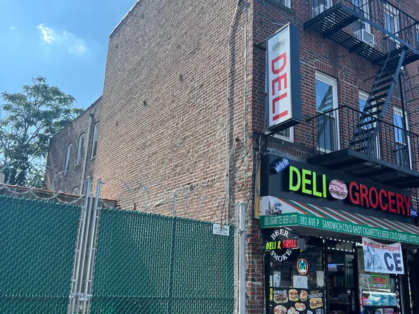 382 Avenue P image 6 of 19