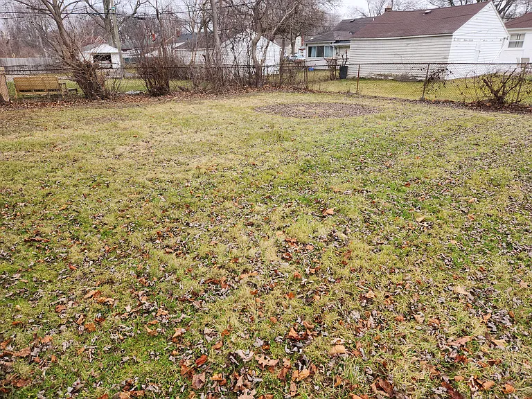 24360 Gardner Ave — Photo 8