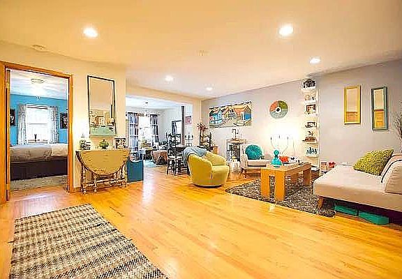 4th image of 324 W 77th St #22