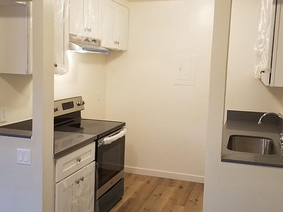 3rd image of 14163 Delano St #3