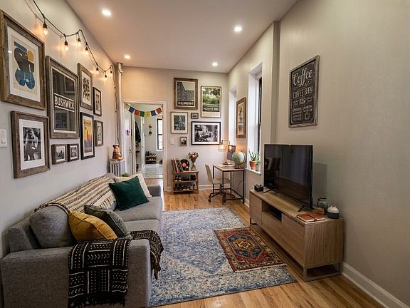 4th image of 168 22nd St #D4