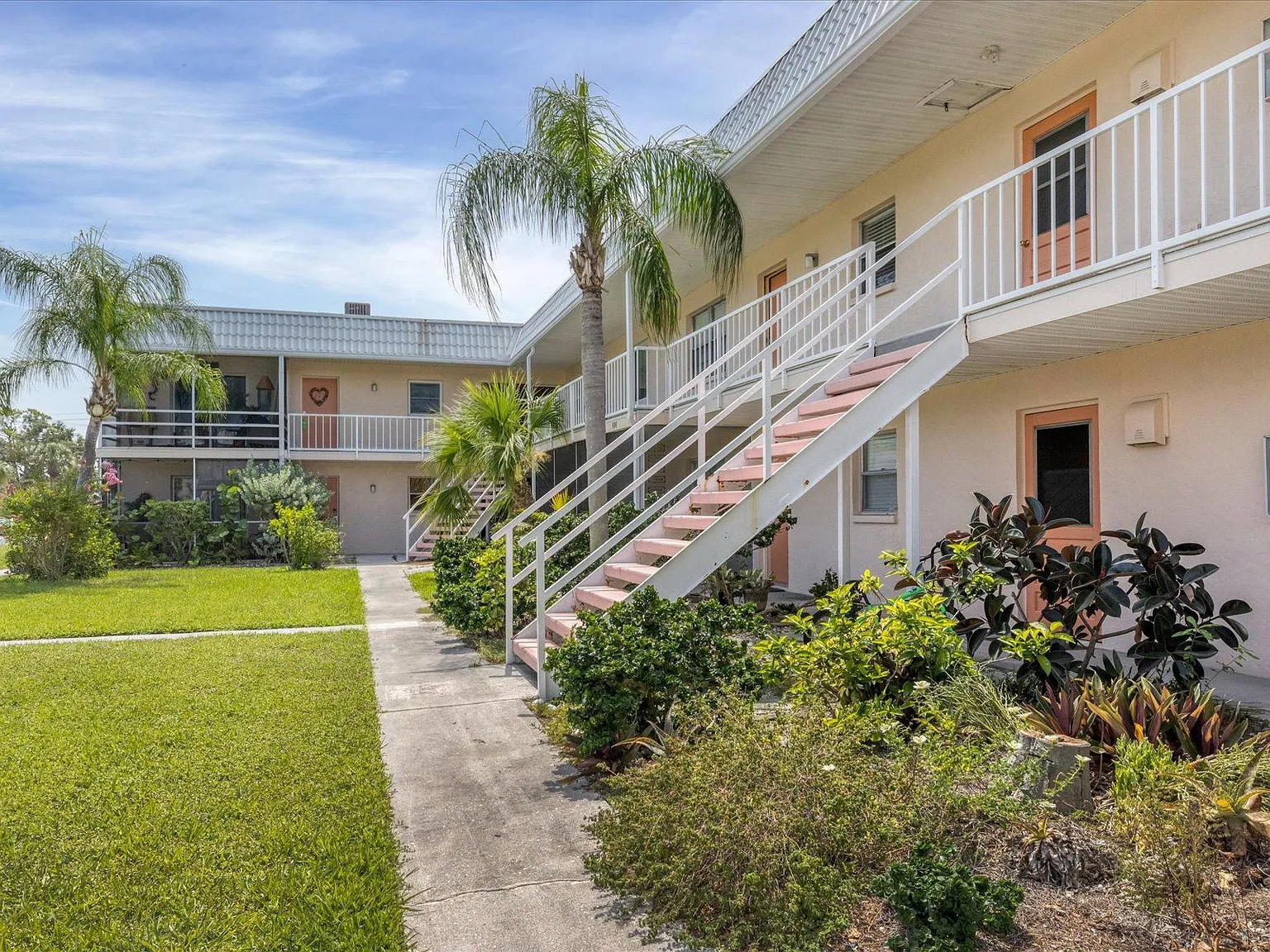 2 bed, 811 sqft, $1,500 — Photo 4