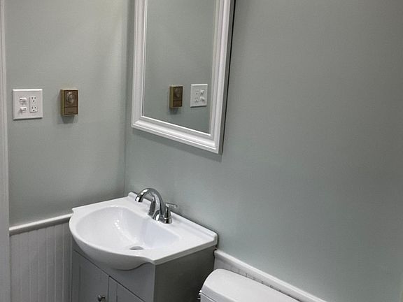 Master Bedroom Bathroom