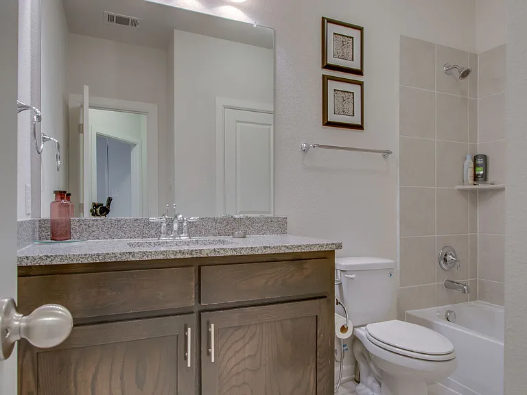 6638 Deleon St — Photo 9
