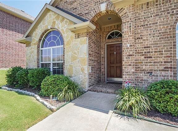 2nd image of 211 Palomino Ct