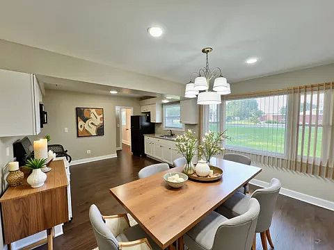 4th image of 16535 S Elm Ct