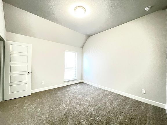 5th image of 2330 Macy Way