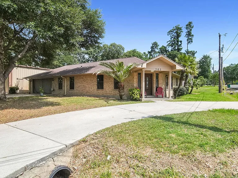 303 Shawnee Dr — Photo 19