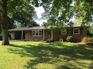 334 Laura St, Farmington, MO 63640