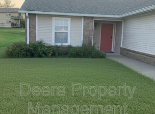 522 S Sunrise Dr, Raymore, MO 64083