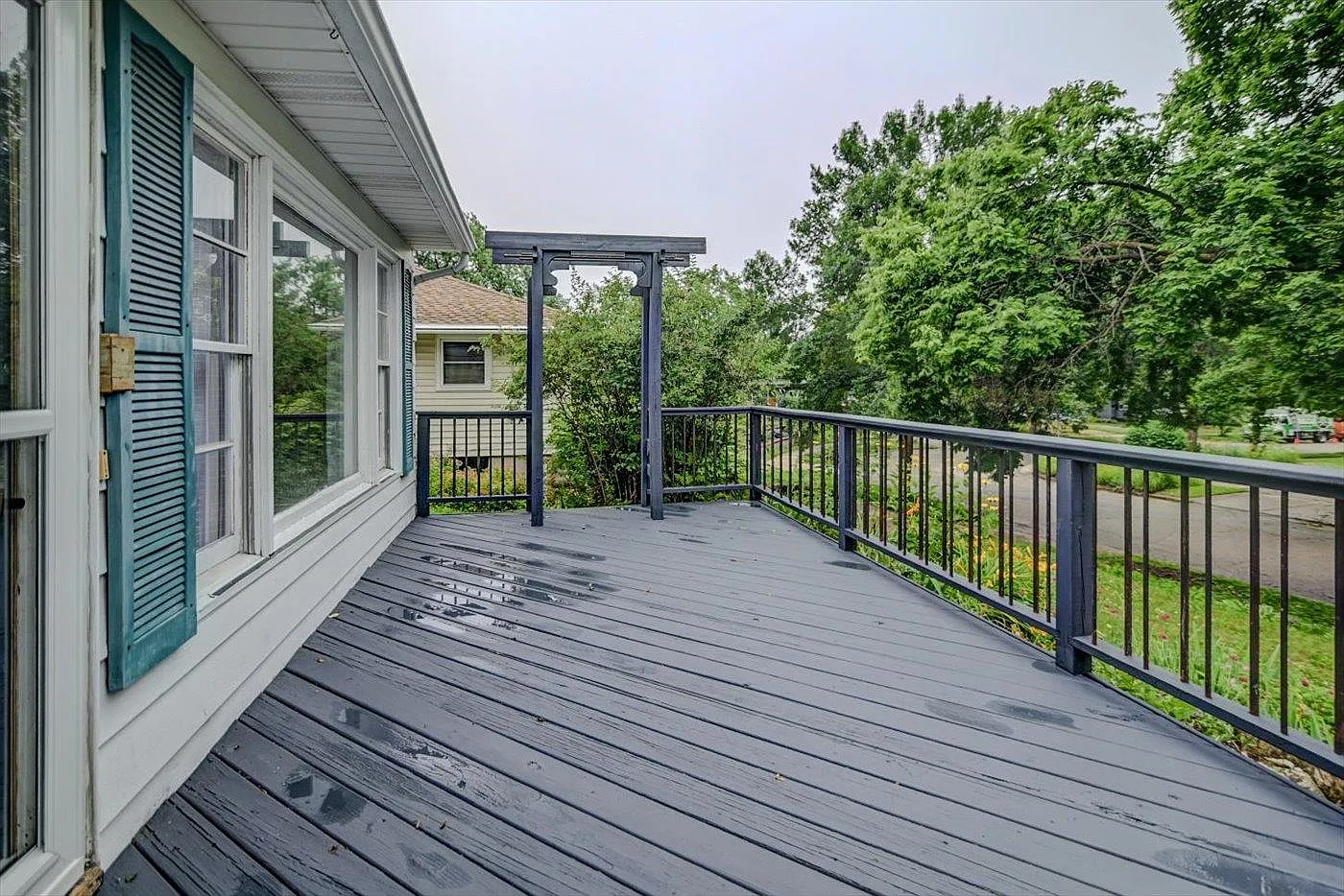 3 bed, 2.0 bath, 1106 sqft, $2,700 — Photo 3