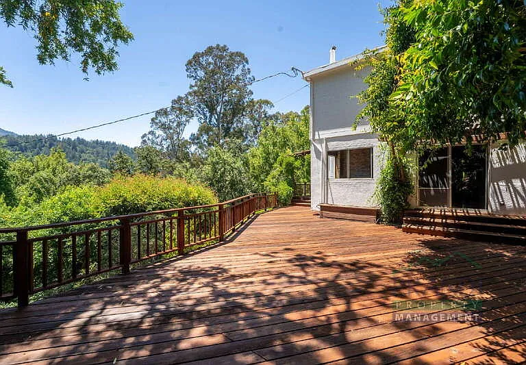 2 Ahrens Ln — Photo 4