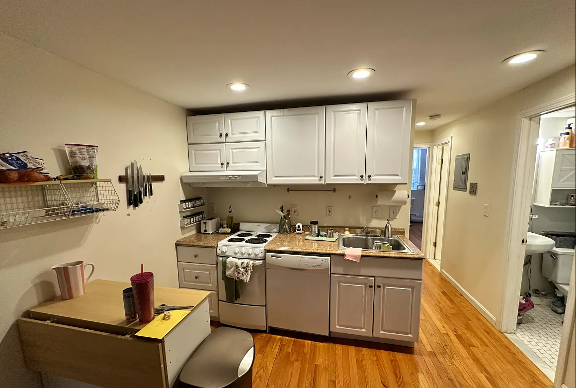 2 bed, 800 sqft, $4,100 — Photo 2