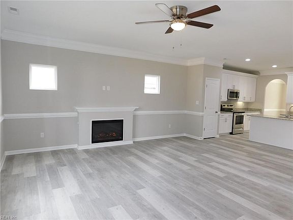 3rd image of 436 E Gilpin Ave