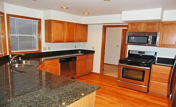 4th image of 17415 NE 28th St