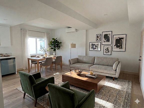 2nd image of 4753 Clybourn Ave #11