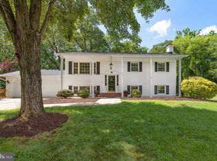 8816 Gateshead Rd, Alexandria, VA 22309