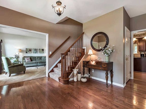 3rd image of 2520 Ashwood Dr