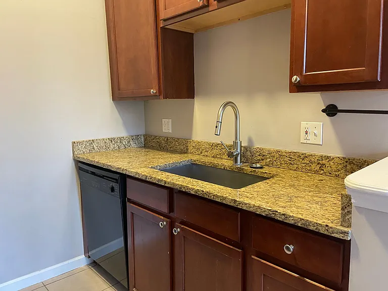 2126 Fulton Ave #4 — Photo 4