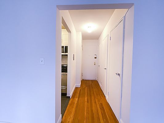 4th image of 150 E 30th St APT 6F
