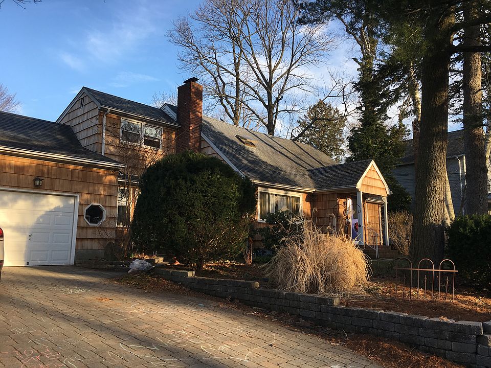 1st image of 139 Main Ave