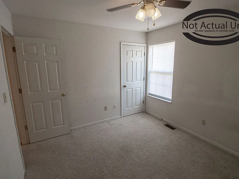 1413-1415 N Frideriki Dr — Photo 14