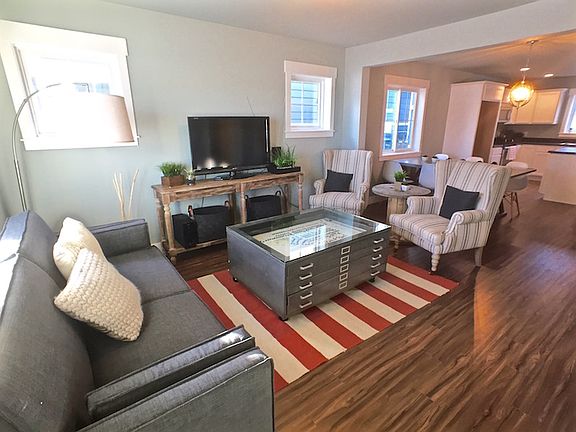 Photo is of similar home