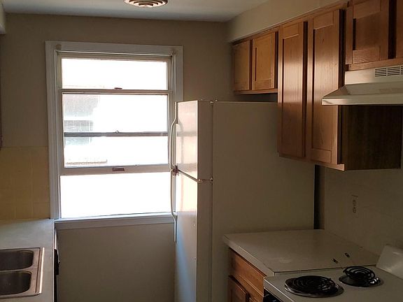 2nd image of 364 Robert Dr